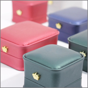 Boîte à bijoux en cuir PU rectangulaire élégante pour emballage de bijoux avec personnalisation du logo CX0041 - Product Image 2