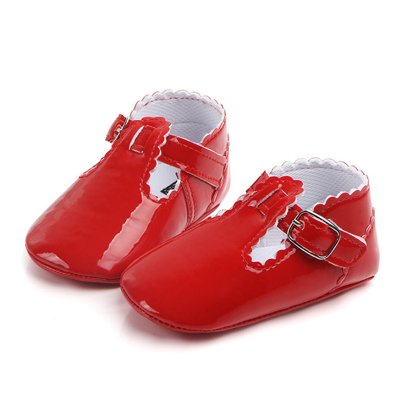 Кожаная обувь для новорожденных девочек с пряжкой