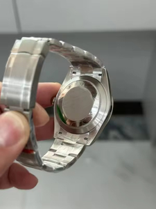 Montre automatique mécanique unisexe haut de gamme personnalisée OEM étanche pour la plongée avec éclairage nocturne, bracelet en caoutchouc et aiguilles en saphir – Vente en gros - Product Image 5