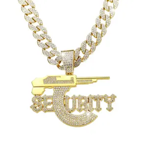 Venta de fábrica Iced out cadena cubana con aleación y bling rhinestone hip hop letra pistola forma colgante collar