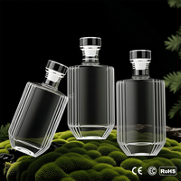 Bouteille de liqueur ronde en verre de luxe 375ml 500ml 1000ml, verre haute qualité super transparent avec bouchon en liège pour Vodka Tequila Gin Rhum
