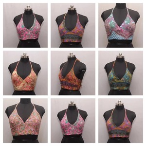Haut Choli imprimé en soie pour femme – Blouse courte bohème à col halter et dos nu, taille unique - Product Image 5