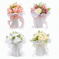 Bouquet de mariée artificiel en roses pour mariage en plein air, avec perles et tulle, bouquet romantique à tenir en main pour la mariée