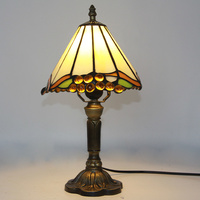 Lampu Meja LED Modern BGST dengan Kap Lampu Kaca Berwarna Hijau Motif Anggur, Lampu Meja Bertenaga Listrik untuk Dekorasi Ruang Tamu dan Kamar Tidur