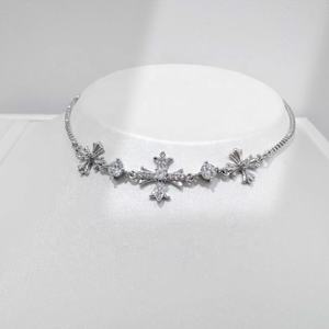 Pulseras de plata 925 al por mayor con diseño de flor de trébol y lazo, personalizadas para mujer, elegantes, chapadas en oro de 14k y 18k, pulseras de la amistad. - Product Image 2