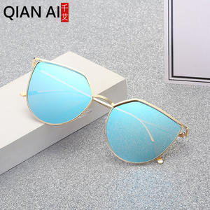 Qianai – lunettes de soleil irrégulières pour femmes, monture dorée, verres bleus, protection UV 100%, lunettes de soleil à la mode, protection solaire, utilisation en extérieur - Product Image 1