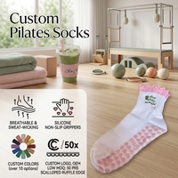 Chaussettes de yoga et de Pilates à volants mignonnes en gros, chaussettes de sport respirantes en coton brodé avec grip en silicone en forme de cœur pour femmes