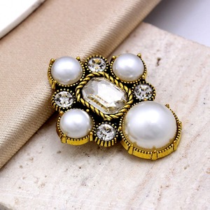 Bán Buôn <span class=keywords><strong>2025</strong></span> Thời Trang Thiết Kế Mới Kim Loại Chân Nút Cho Quần Áo Nickel-Miễn Phí Trang Trí Đồ Trang Sức <span class=keywords><strong>Rhinestone</strong></span> Nút Wth Ngọc Trai - Product Image 4