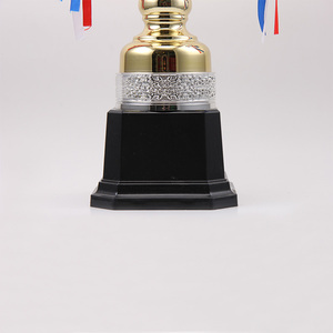 كأس كرة القدم العالمي طويل القامة مطلي بالذهب بجودة عالية - Product Image 5