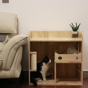 Meuble d'appoint multifonctionnel en bois d'hévéa naturel avec griffoir intégré pour animaux de compagnie d'intérieur OEM - Product Image 1