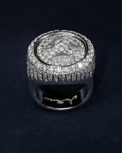 แหวนฮิปฮอปประดับเพชรโมอิสซาไนต์ VVS เงินแท้ 925 ดีไซน์โดดเด่นสำหรับผู้ชายและผู้หญิง เหมาะสำหรับงานฉลองครบรอบและงานปาร์ตี้ - Product Image 1