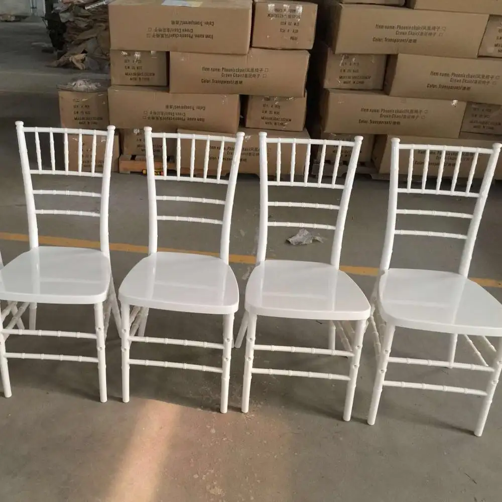 Kursi pernikahan Chiavari Outdoor plastik putih Modern gaya Tiffany untuk acara perjamuan grosir harga diskon besar