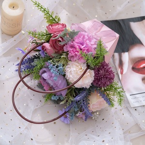 Bouquet de fleurs artificielles Yunqi, œillets et lotus, arrangement floral décoratif à tenir à la main pour mariage et décoration intérieure - Product Image 1