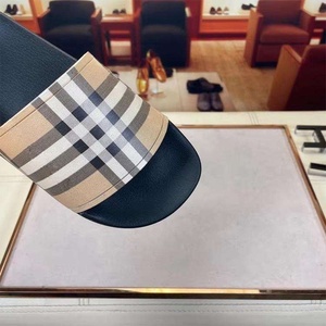 High Quality Men's and Women's Spring/Summer Slides <b>Slippers</b> Luxury designer Sandals Comfortable <b>Slippers</b> for Beach&Outdoor Wear - Product Image 4