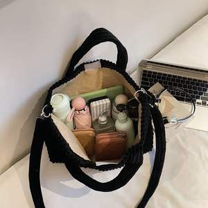 Sac bandoulière grande capacité pour femme, sac à main de luxe, de haute qualité et tendance, logo personnalisé, à porter à la main - Product Image 3