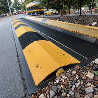 Xinye Brand Verkehrs sicherheit Verkehrs ereignis Rampe 2 Kanäle Gummi PVC-Abdeckung Bürgersteig Bordstein Bordstein Rampe Kabel Rampe Kabels chutz