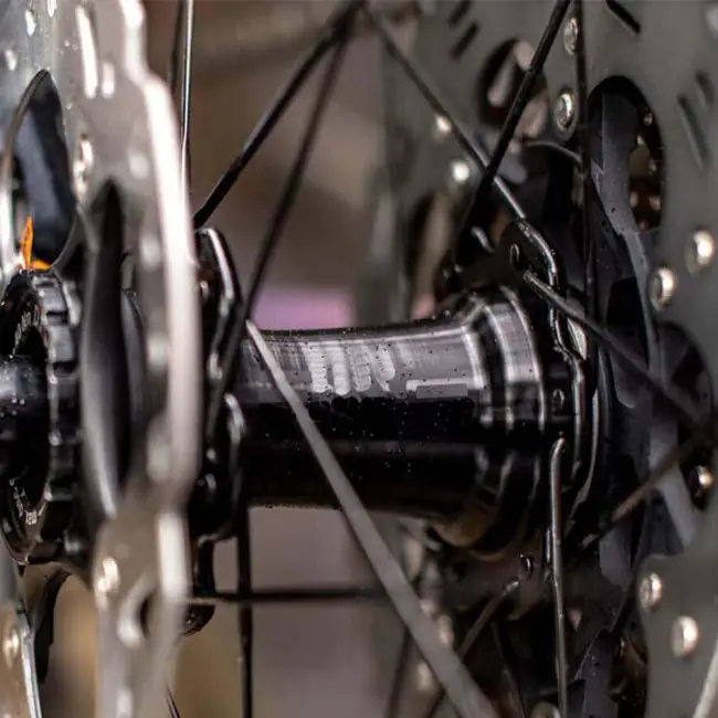 kundenspezifische fahrradteile aluminiumlegierung cnc-bearbeitung service fahrradnabe legierung strenge toleranz präzision mountainbike-nabe