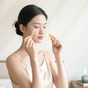 Acupoint Masajeador Acupresión de madera Accupoint Gua Sha Mini Eye Massager Pen con piedra natural Jade Roller Productos de masaje - Product Image 1