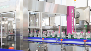 Zhangjiagang U TECH Línea de Producción de Máquinas de Llenado de Agua Potable para Botellas de PET 3 en 1 Totalmente Automática - Product Image 2