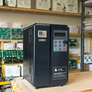 อินเวอร์เตอร์อเนกประสงค์ 380V เฟสเดียว สำหรับมอเตอร์ AC กำลัง 7.5kW ถึง 315kW ได้รับการรับรองมาตรฐาน CE สำหรับใช้กับพัดลม ปั๊ม และสายพานลำเลียง รุ่น XLY7000 อินเวอร์เตอร์เฟสเดียว - Product Image 1