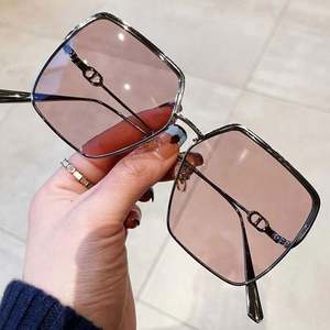 Gafas de Sol Cuadradas Extra Grandes con Marco Grande y Degradado para Mujer, Estilo Vintage 2022 - Product Image 5