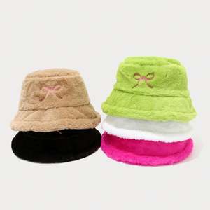 Chapeau Bob en Peluche Brodé Nœud Papillon Tendance pour Femme, Idéal Automne Hiver et Extérieur - Product Image 1