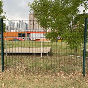 Résistance à la corrosion de haute sécurité de <span class=keywords><strong>fil</strong></span> soudé par stade de barrière de football de prix bas d'usine de la Chine - Product Image 3