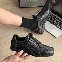 Zapatos Deportivos Clásicos Minimalistas con Cordones de Microfibra, Estilo Retro Moderno, Color Negro Neutro, para Hombre y Mujer