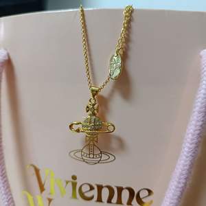 Collier Western Queen Mother Vivienne New Star Moon Saturn pour femme, en cuivre plaqué or, avec zircon, bijoux de mode, vente en gros - Product Image 3