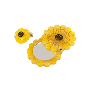 กระจกพกพาอะซิเตทลายดอกทานตะวันสีเหลืองวินเทจ ประดับคริสตัลตรงกลาง กระจกแต่งหน้าพกพาสำหรับเดินทาง - Product Image 4