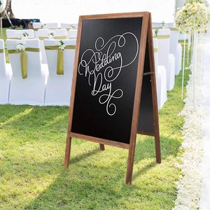 Tableau noir rustique en bois brun sur pied, magnétique, pliable avec support pour enseigne commerciale - Product Image 1