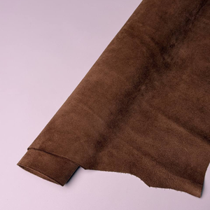Cuir de vachette véritable, texture douce et veloutée, matériau élégant et durable pour chaussures, sacs, accessoires, couleur personnalisée, fabricant. - Product Image 6