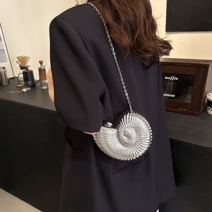 <span class=keywords><strong>Borsa</strong></span> da donna alla moda invernale in acrilico a forma di conchiglia con catena metallica a tracolla <span class=keywords><strong>per</strong></span> lumaca di <span class=keywords><strong>mare</strong></span> impermeabile <span class=keywords><strong>per</strong></span> feste di matrimonio - Product Image 5