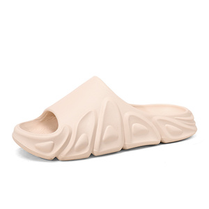 Nuevas Pantuflas de Hombre de Moda, Súper Suaves, con Suela Gruesa de Eva, Personalizables con Logotipo de Diseñador, para Verano, Interior y Exterior - Product Image 2