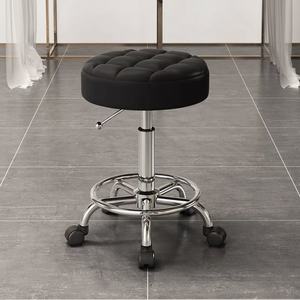 Tabouret de Salon Capitonné K, Chaise de Coiffeur Réglable à Roulettes avec Base Métallique et Siège Rembourré pour Studio de Beauté - Product Image 1