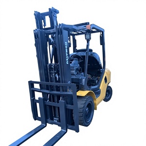 Chariot élévateur diesel Komatsu FD25 FD30, capacité 3 tonnes, d'occasion, avec déplaceur latéral, mât à deux étages, modèle 2022, 4x4, garantie 1 an, entrepôt Japon - Product Image 1