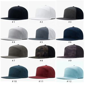 Casquette de baseball sportive personnalisée en usine, imperméable, 5 panneaux, vierge, perforée, avec corde et logo personnalisé en caoutchouc/PVC - Product Image 6