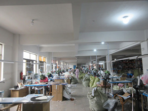 Groothandel Anti-Slip Effen Patroon Opvouwbare Kat Condos Ronde Pluizige Pluche Grote Katten Huisdieren Bedden In Nepbont Voor Katten Binnenshuis - Product Image 5