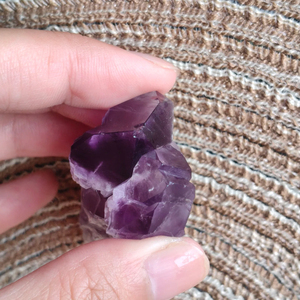Venta al por mayor a granel de Amatista natural en bruto, Cetro, Varita, Raíces de espina dorsal, Torre de punta de cuarzo, Piedra de aromaterapia sin fuego para meditación - Product Image 5