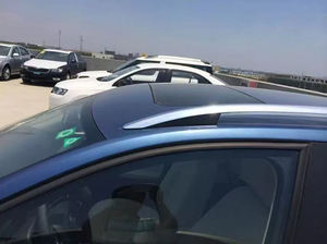 Racks de <span class=keywords><strong>toit</strong></span> en alliage d'aluminium pour Volkswagen <span class=keywords><strong>Golf</strong></span> <span class=keywords><strong>7</strong></span> Rail supérieur couleur argent Type de collage pour la décoration - Product Image 4