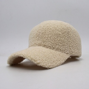 หมวกเบสบอล 6 แผง สไตล์เกาหลี  โลโก้แบบกำหนดเอง  แฟชั่นใหม่ สีพื้น  ตัวอักษรเรียบง่าย  ขนเฟอร์เทียม  กันลม อุ่น  สำหรับกิจกรรมกลางแจ้ง - Product Image 6