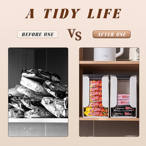 Contenitore pieghevole da appendere per la conservazione di pasta in bolle con dispenser e design Little Red Book - Product Image 2