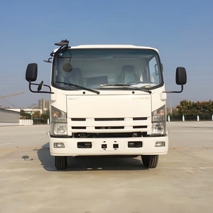 Camión de Limpieza y Barrido de Calles de Alta Presión ISUZU con Tanque de Agua - Product Image 3