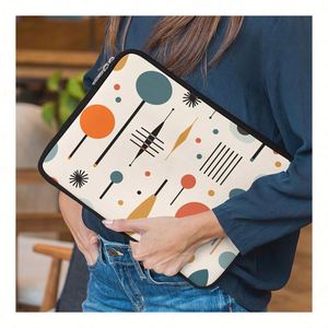 Funda Protectora para Portátil con Diseño Rosa, Funda Acolchada de Neopreno, Impermeable, para Portátiles de 15.6 Pulgadas - Product Image 3