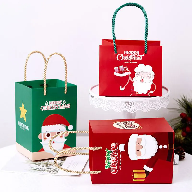 Wholesale 2023 New Arrival Candy Packaging Bag Custom Logo Merry Christmas Tree Art Paper Gift Bags