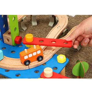 Yrack Train de course électrique en bois pour enfants, jouets de chemin de fer éducatifs pour tout-petits - Product Image 4
