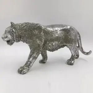 Estatua con temática Animal personalizada, escultura artística de tigre de acero inoxidable, tamaño real