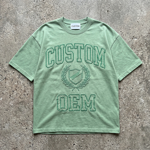 เสื้อยืดโอเวอร์ไซส์ทรงบ็อกซี่ ตัดเย็บแบบครอป ไหล่ตก แต่งลายปัก 3 มิติ ผ้าฝ้าย 100% หนัก 330 GSM สไตล์วินเทจทำสีซีดแบบดิสเทรส รับผลิตตามแบบ OEM - Product Image 1