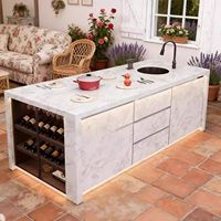 Îlot de cuisine de luxe blanc avec rangement pour vin, plaque de cuisson à induction intégrée, bar de cuisine moderne multifonctionnel en acier inoxydable