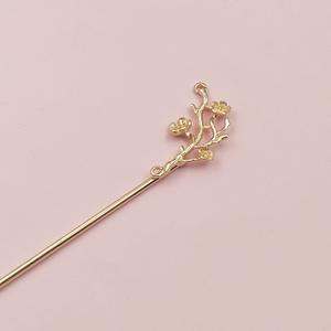 Accessoire Hanfu de style ancien Lutin étape par étape nouveau bâton de <span class=keywords><strong>cheveux</strong></span> en alliage tridimensionnel à trois fleurs à double trou - Product Image 3